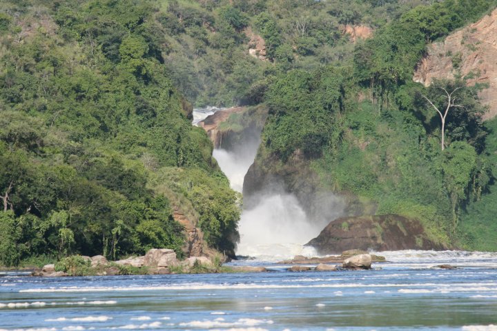De murchison waterval, niet recht naar beneden maar wel aardig wat gedonder.