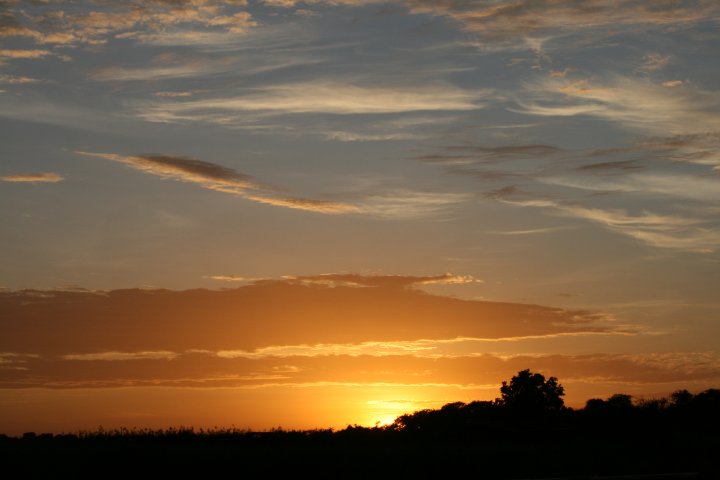 Daar is de zon, nog steeds met mooie kleuren.
