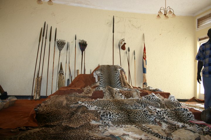 De troon van de koning van Hoima