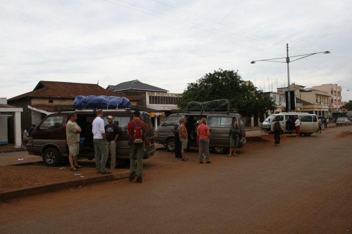 Tussenstop in een dorpje om inkopen te doen.