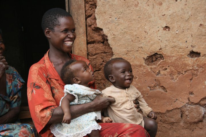 Een moeder met tweeling