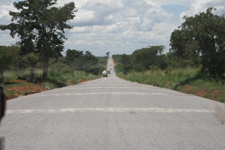 Stukken die net aangelegd zijn, zijn voor zien van heel veel drempels om de snelheid te remmen.